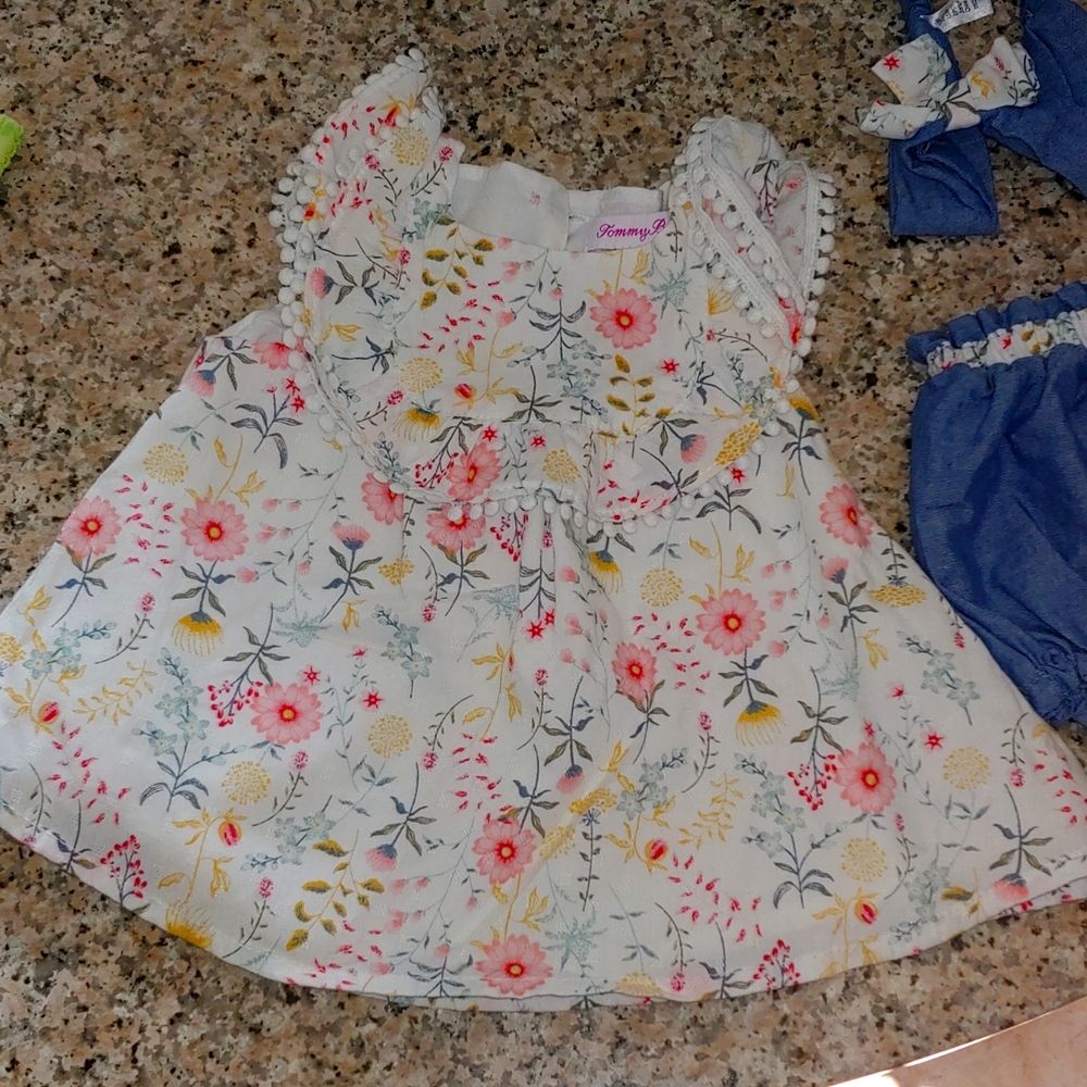 Tommy Bahama 0-3 months 3 peice set top, shorts and head band